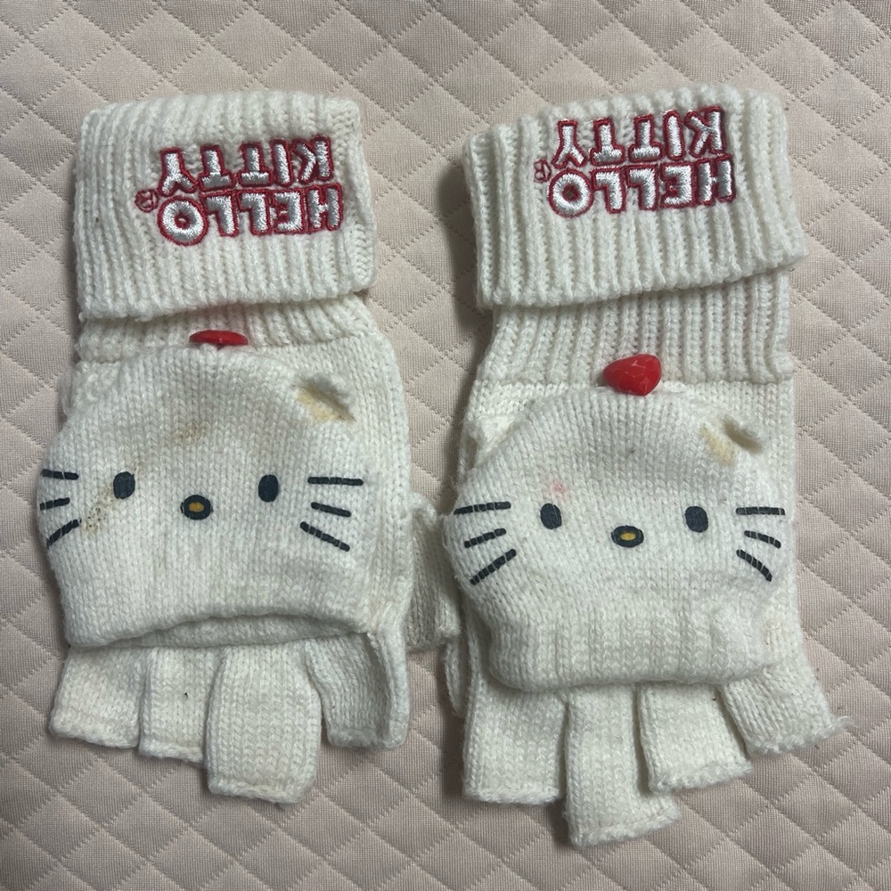 Hello Kitty Convertible Mittens